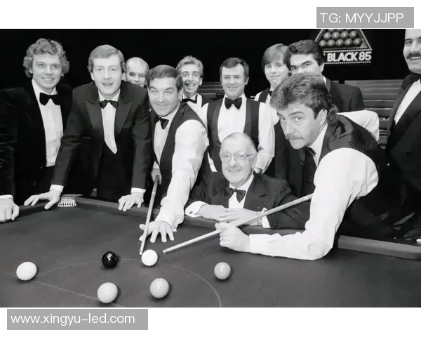 五大足球传奇球星揭晓他们的成就与传奇瞬间，共同塑造现代足球的辉煌历史